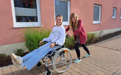 Julia und Luisa beim Rolli-Training